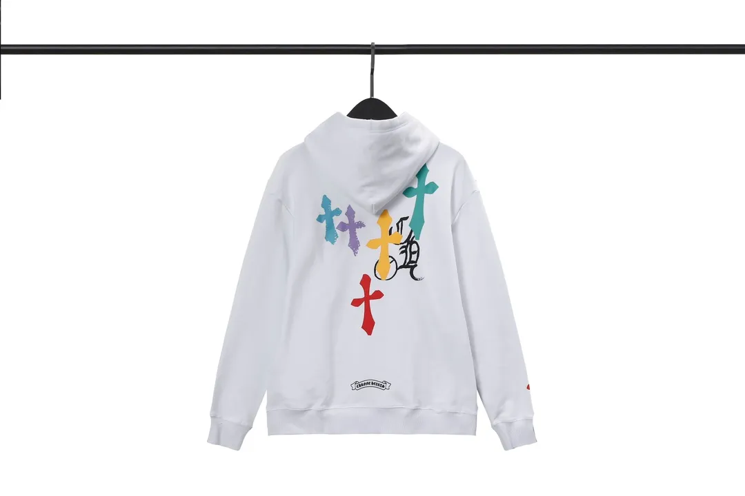 M28—P210 -Chrome Hearts/Chrome Hearts printed sweatshirt cardigan jacket -420 grams of high-density, high-quality wool, soft, delicate and skin-friendly, soft and silky to the touch, warm and skin-friendly -The hardware zipper accessories are all customized and full of details -Colour: black white -Size: S M L XL